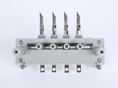 HH101B單相PC下出線(xiàn)表座（4滑塊-105、125MM-孔距，-M8-螺桿）